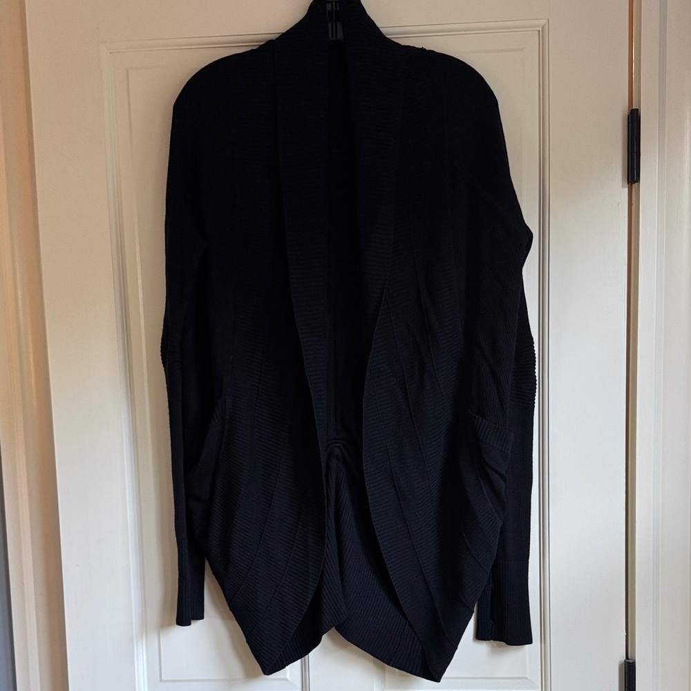 Lululemon Black Open Front Cocoon Cardigan w/ cinch in back, pockets, thumbholes